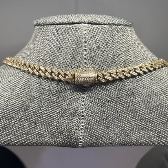 Miami Cuban Chain - Picture 3 of 3